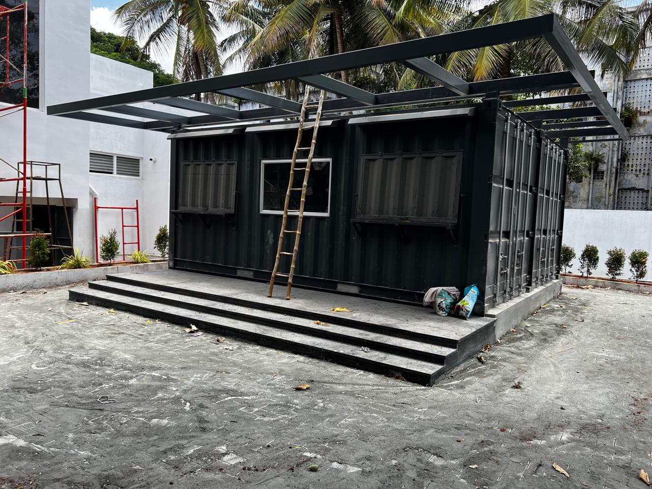 20ft x 8ft shop – shipping container