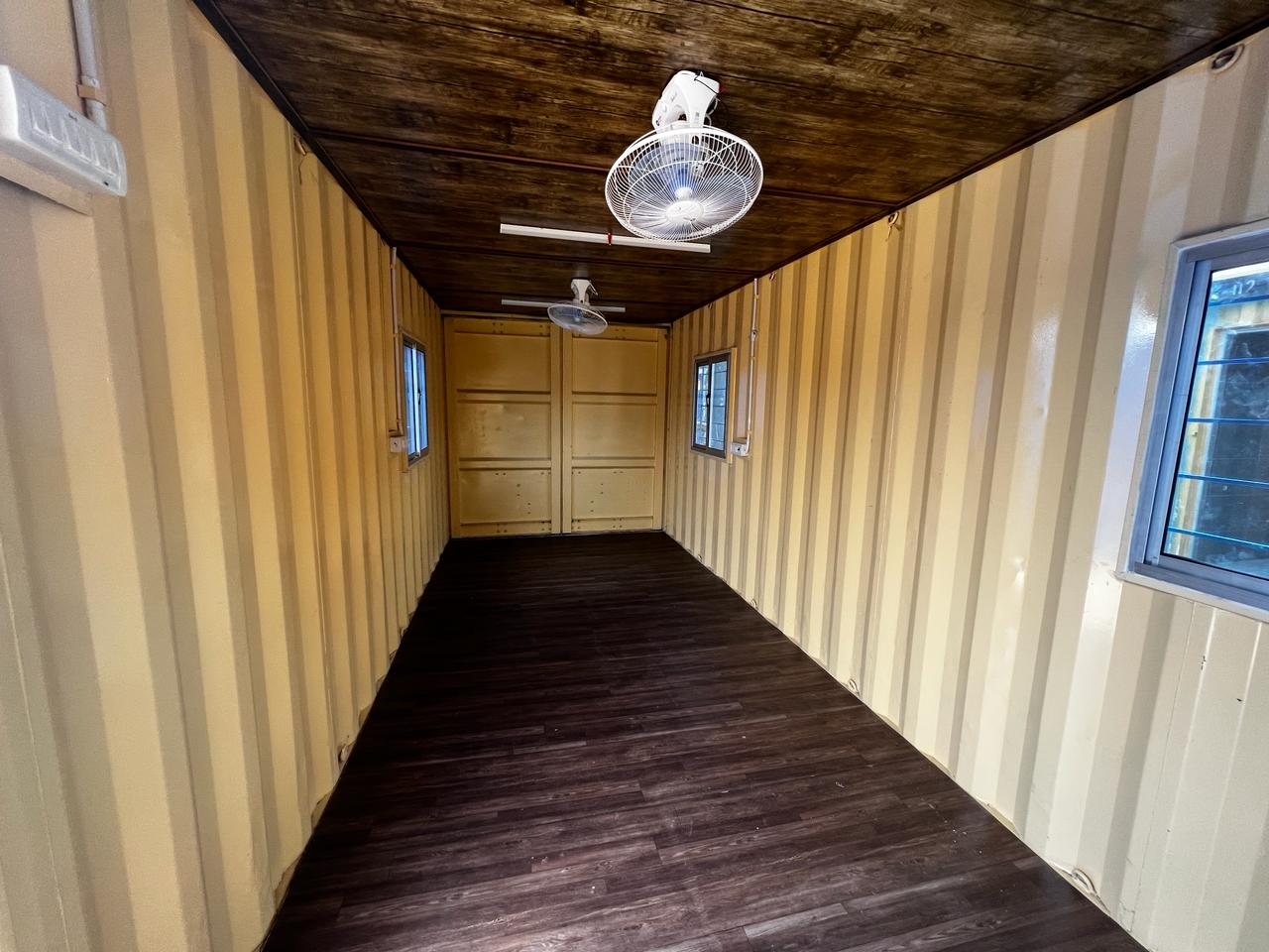 20x 8 labor Accommodation with aluminum windows-shipping container