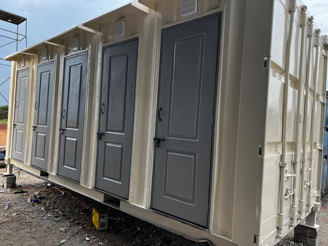 Completely tiled restroom with 7 toilet and 3 urinals – SHIPPING CONTAINER