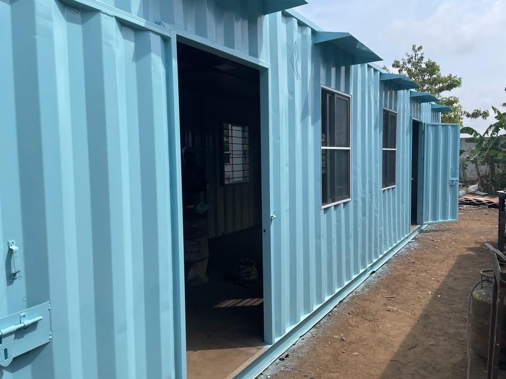 40ft x 10ft Labour accomodation – shipping container